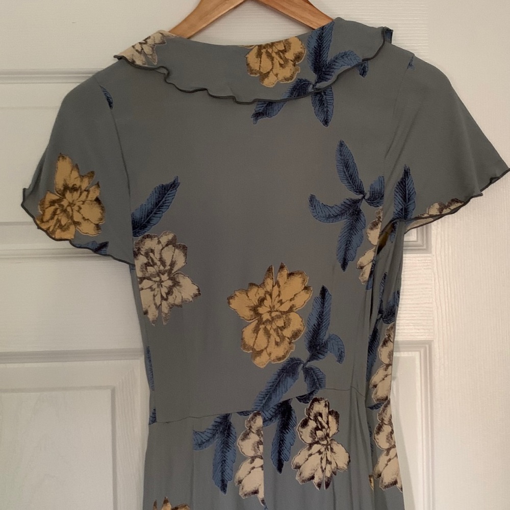 Loco Lindo Ruffle Wrap Dress EUC 🌴🍹 - Picture 9 of 12